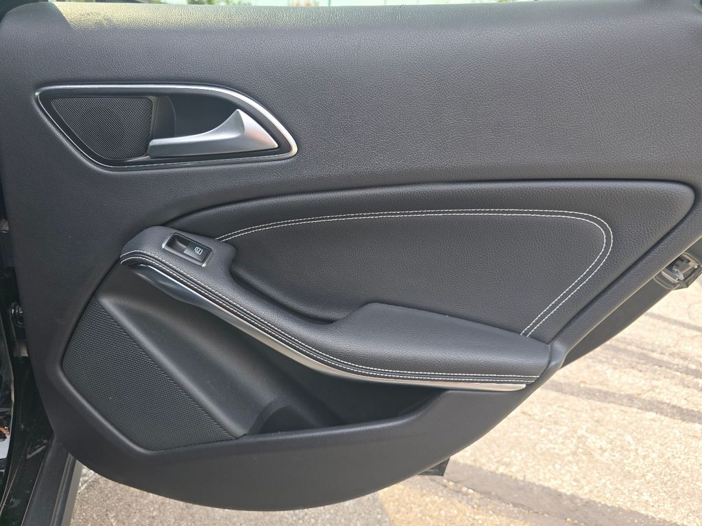 Used 2020  Mercedes-Benz GLA 250 image 20