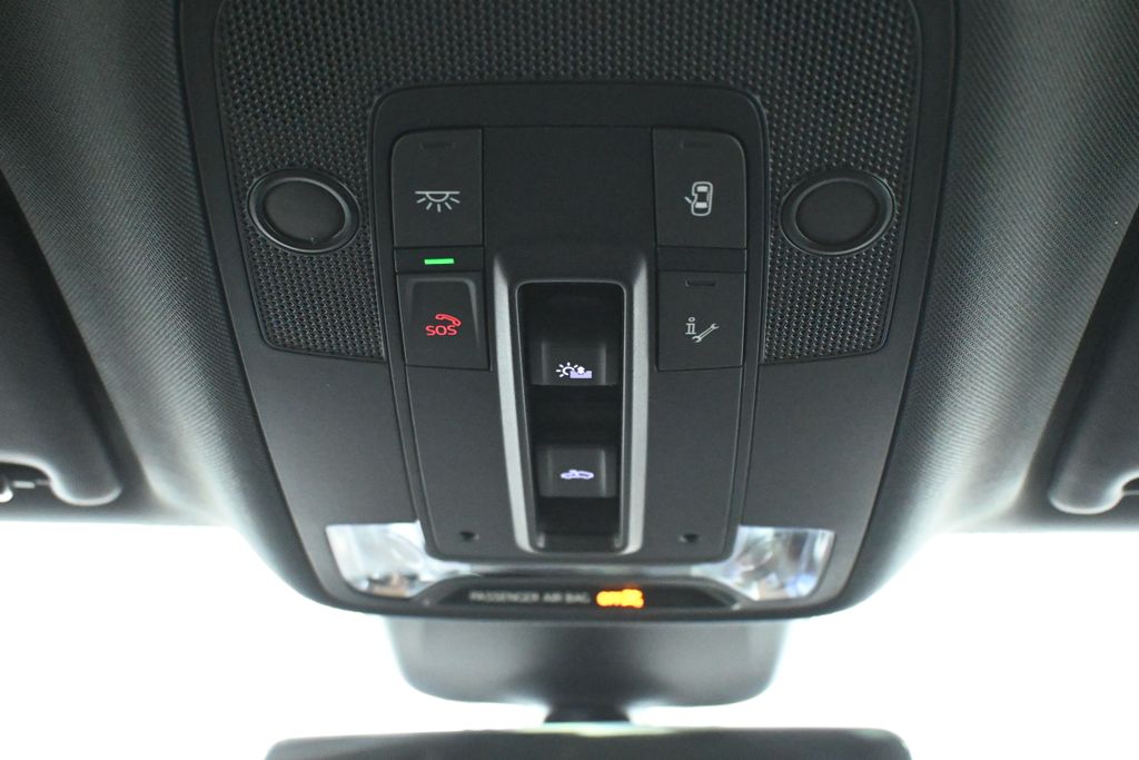 Thumbnail: 2025 Audi Q3 - 16