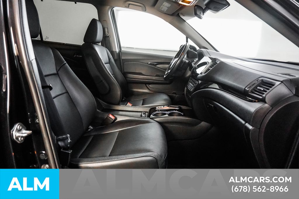 Used 2021 Black Honda Touring image 14