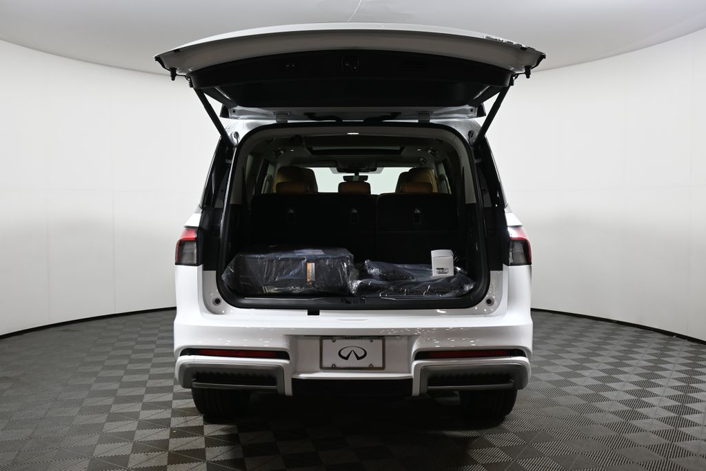 Thumbnail: 2026 INFINITI QX80 - 30