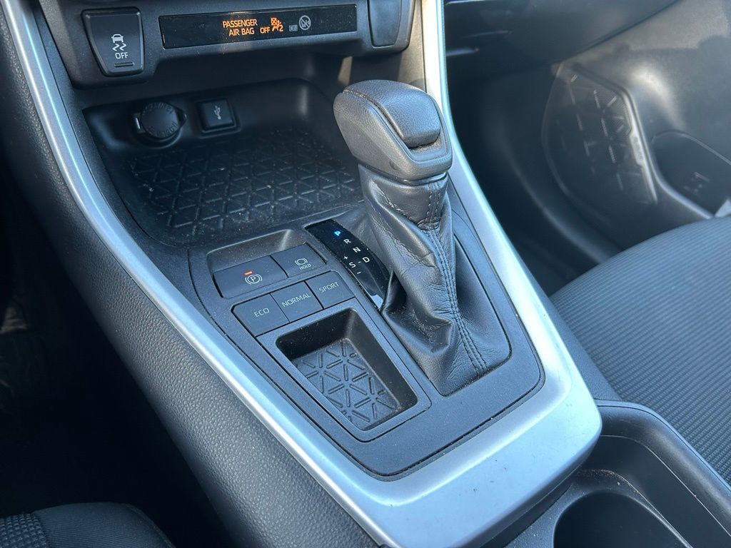 Thumbnail: 2021 Toyota RAV4 - 26