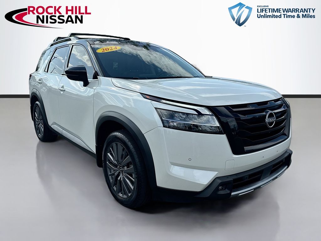 Pearl White Tricoat/Super Black 2024 Nissan Pathfinder SL FWD SUV / Crossover Front-Wheel Drive 9-Speed Automatic