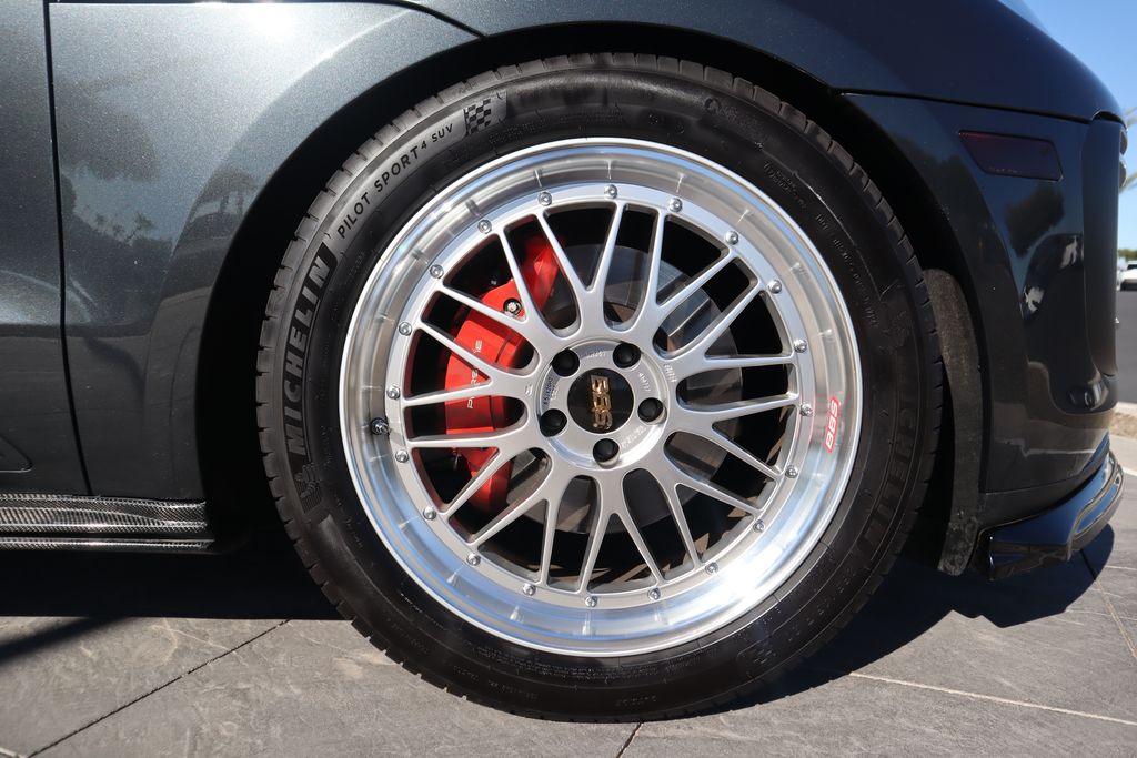 Thumbnail: 2024 Porsche Macan - 30