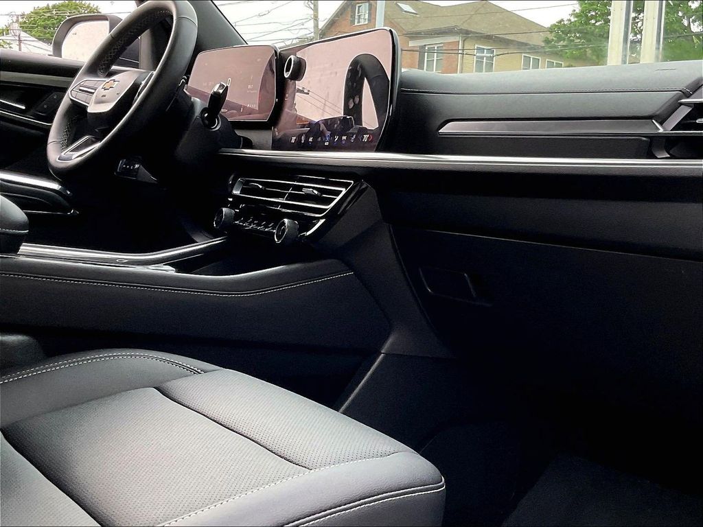 2026 Chevrolet Traverse — photo 14