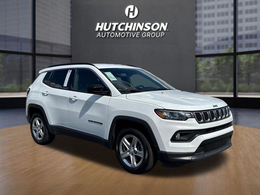 Bright White Clearcoat 2024 Jeep Compass Latitude 4WD SUV / Crossover Four-Wheel Drive 8-Speed Automatic