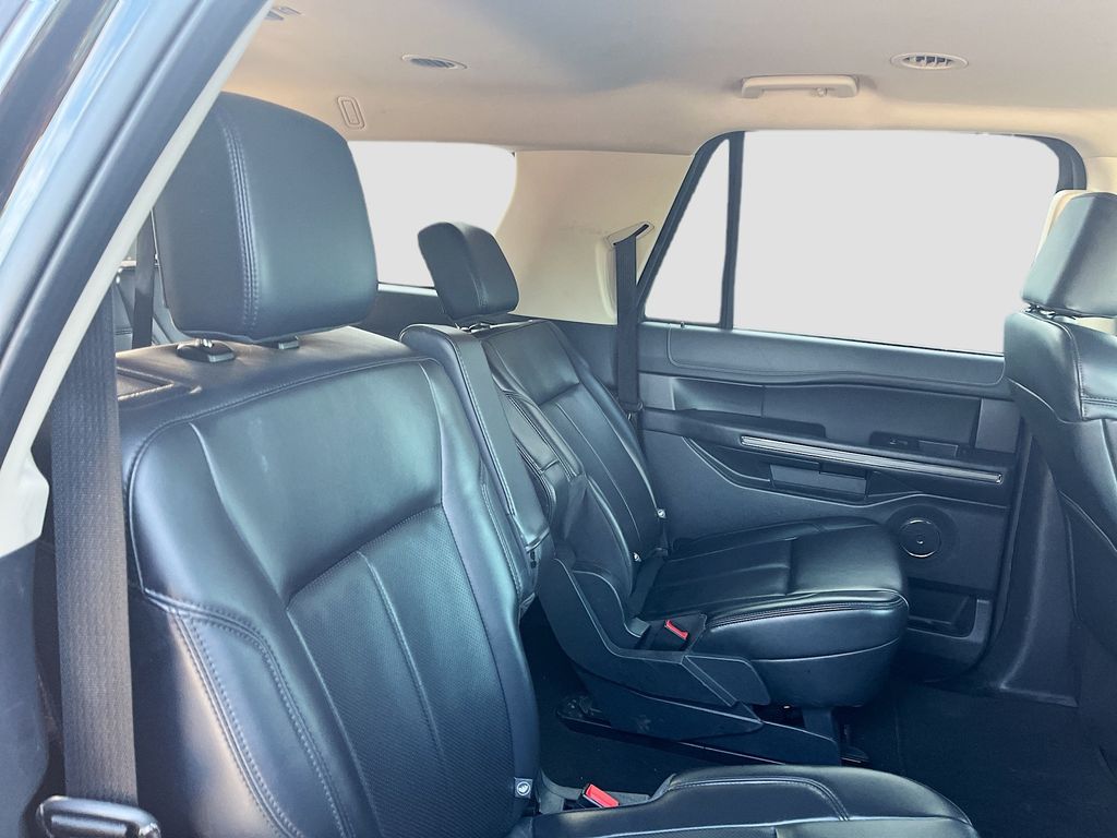 Used 2024 Black Ford XLT image 28