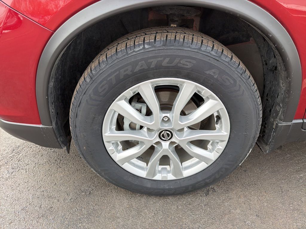 Thumbnail: 2020 Nissan Rogue - 10