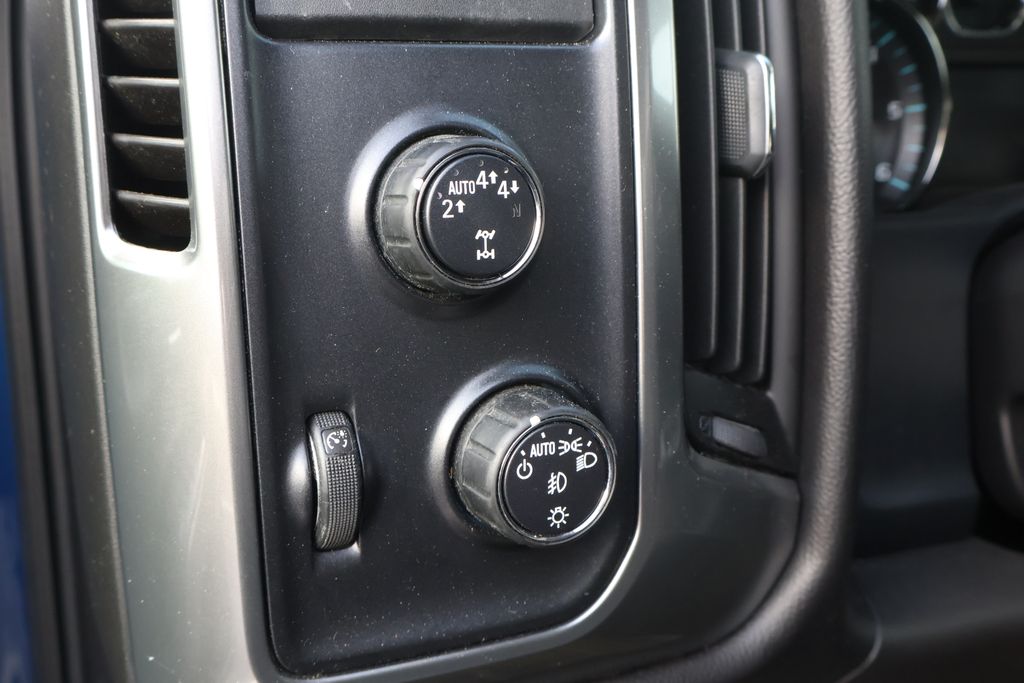 Thumbnail: 2017 Chevrolet Silverado 1500 - 17