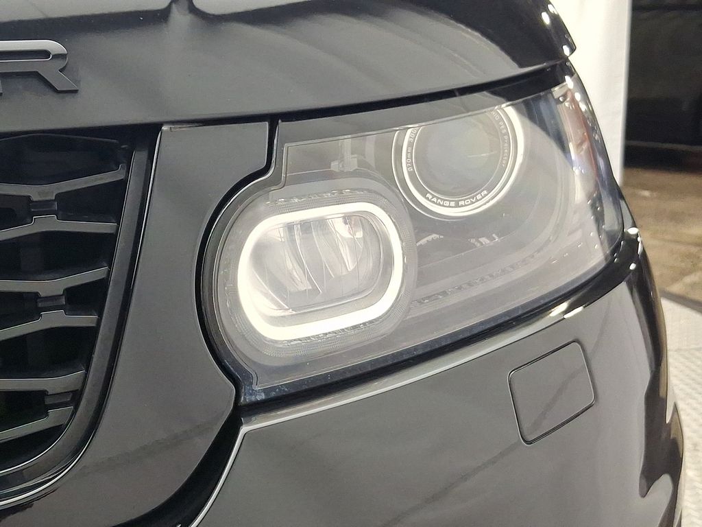 Thumbnail: 2016 Land Rover Range Rover Sport - 9