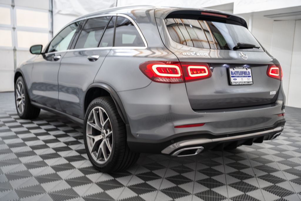 Mercedes-BenzGLC7