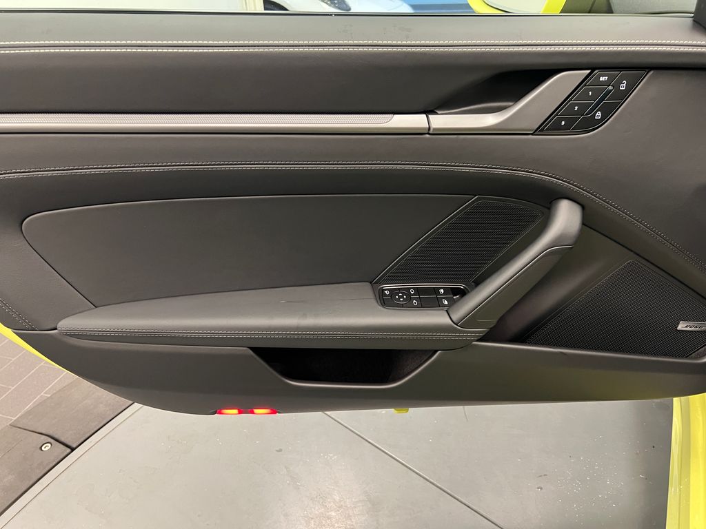 Thumbnail: 2026 Porsche 911 - 30