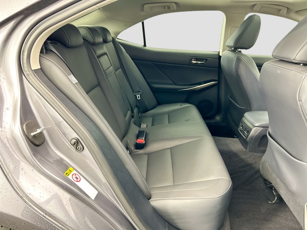 Thumbnail: 2016 Lexus IS - 20