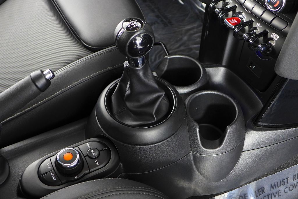 Thumbnail: 2022 MINI Cooper - 15