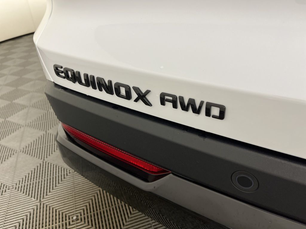 Thumbnail: 2026 Chevrolet Equinox - 18