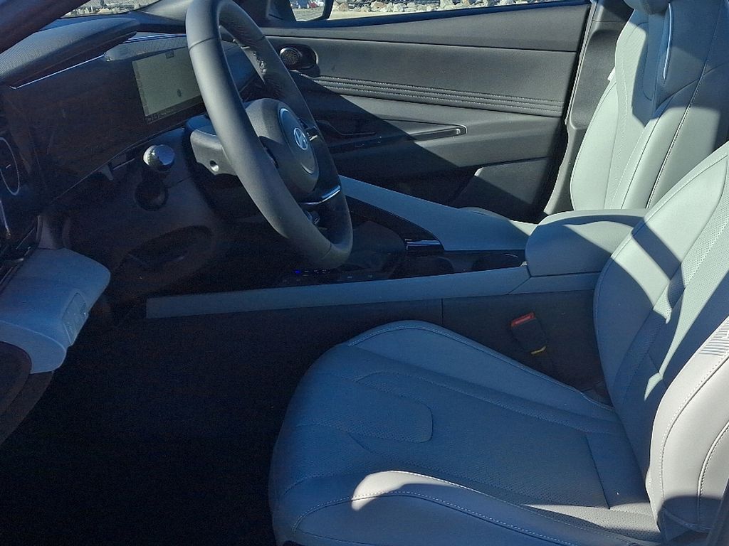 Thumbnail: 2025 Hyundai Elantra - 8