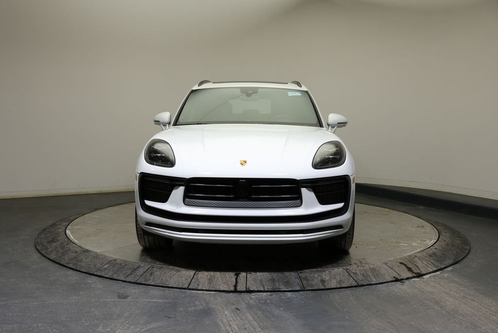 Thumbnail: 2024 Porsche Macan - 2