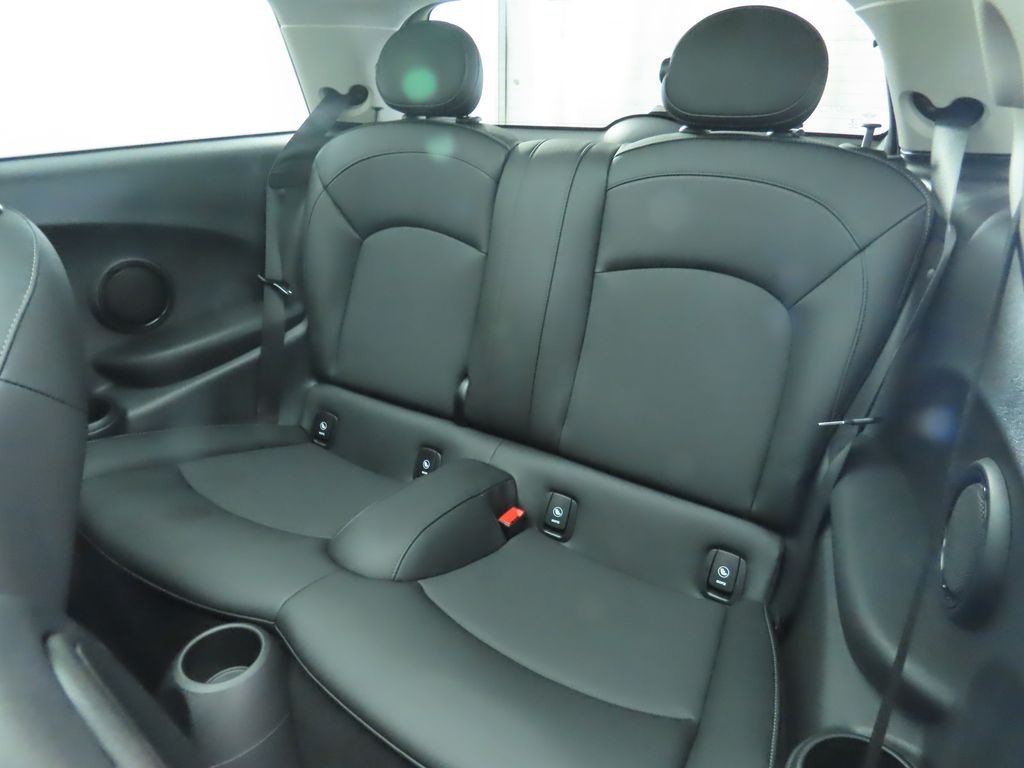 Thumbnail: 2023 MINI Cooper - 21