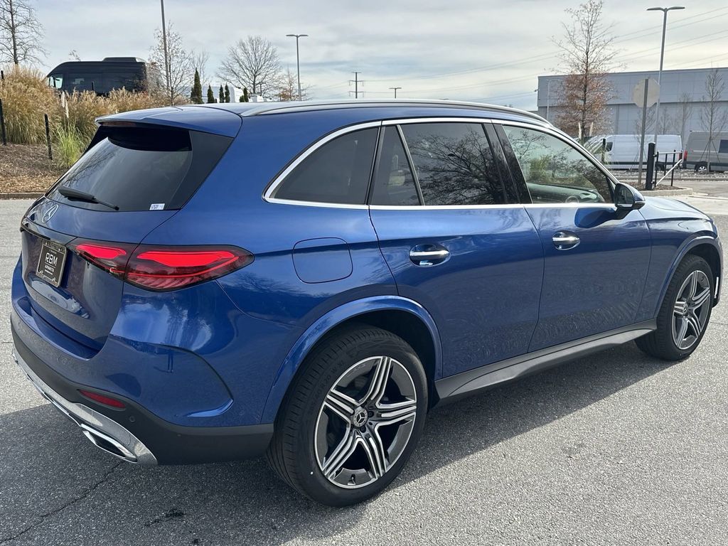 2023 Mercedes-Benz GLC GLC 300 8