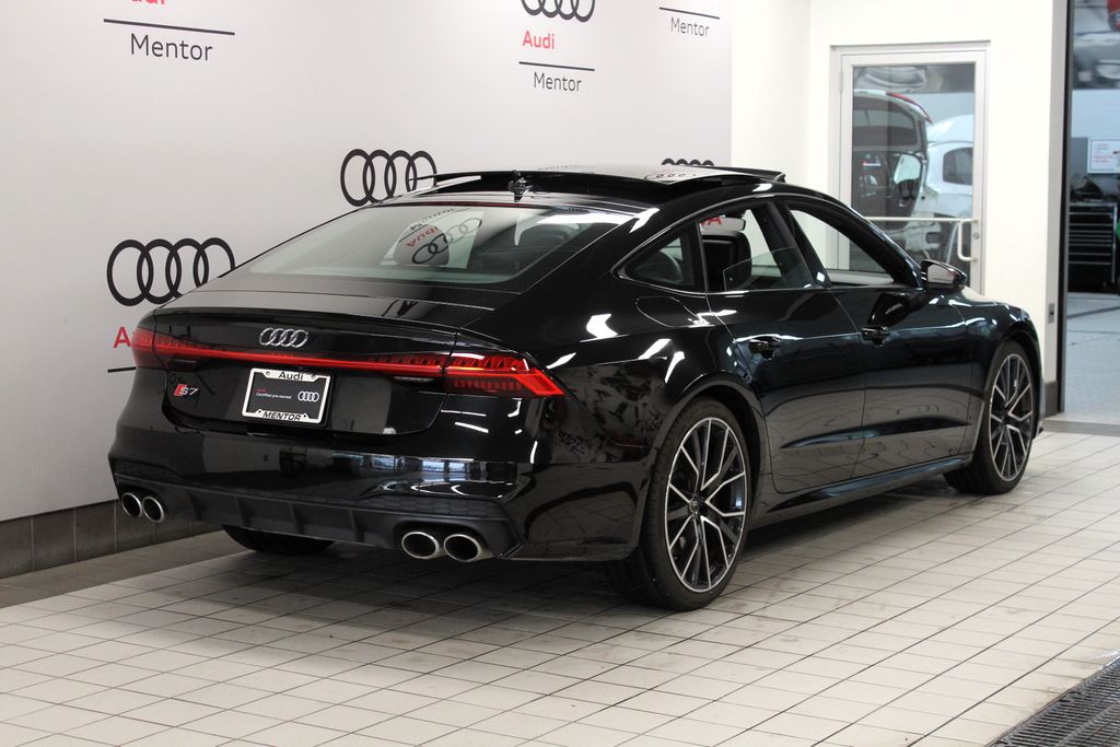 Thumbnail: 2022 Audi S7 - 6