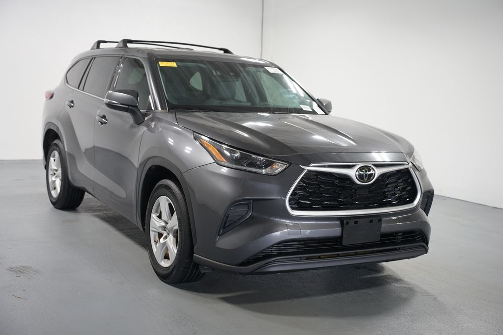 Thumbnail: 2021 Toyota Highlander - 3