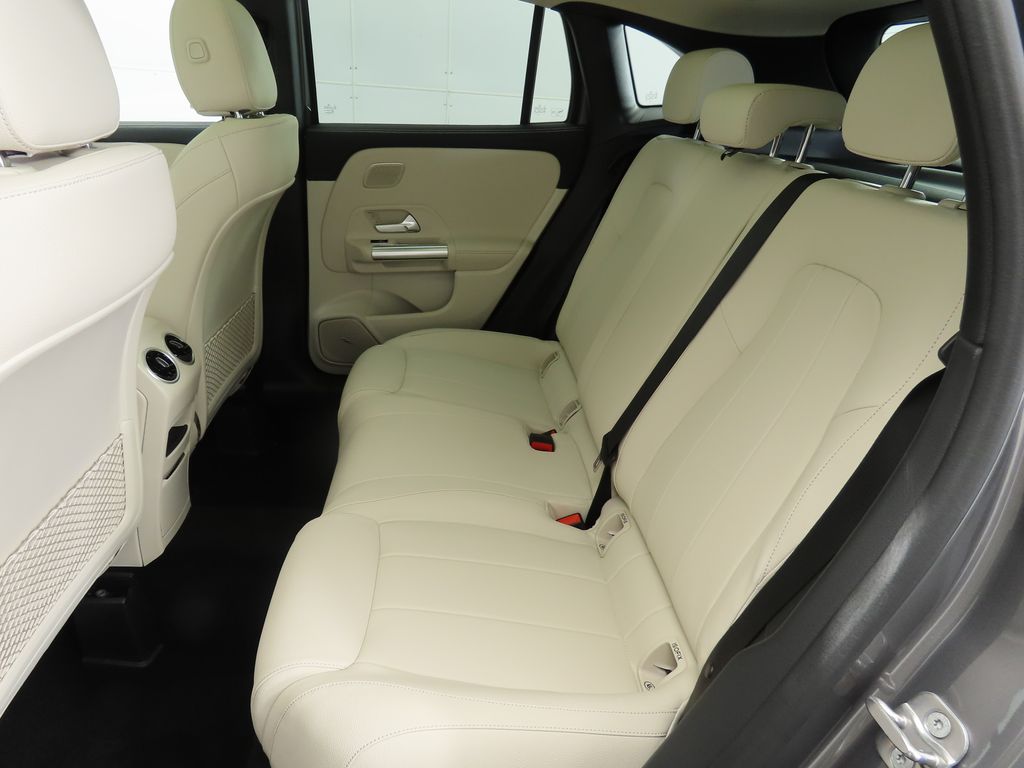 Thumbnail: 2026 Mercedes-Benz GLA - 21