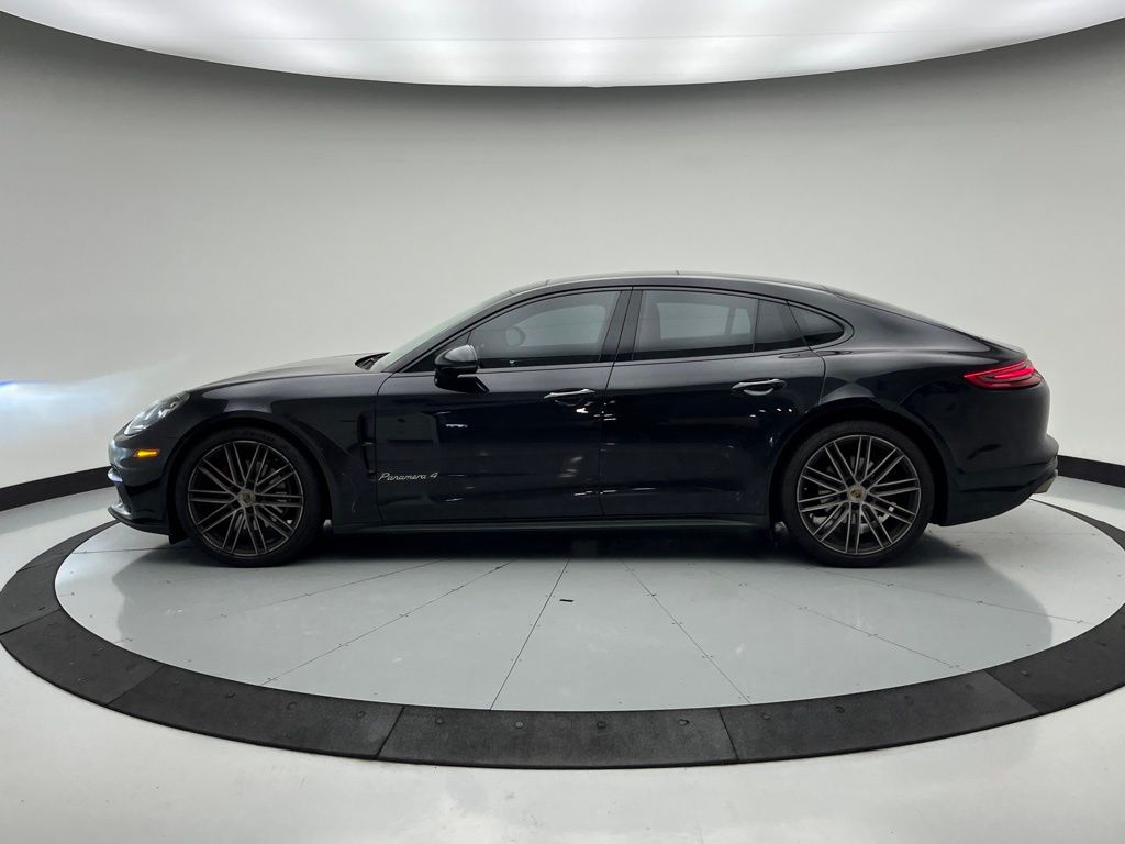 Thumbnail: 2018 Porsche Panamera - 3