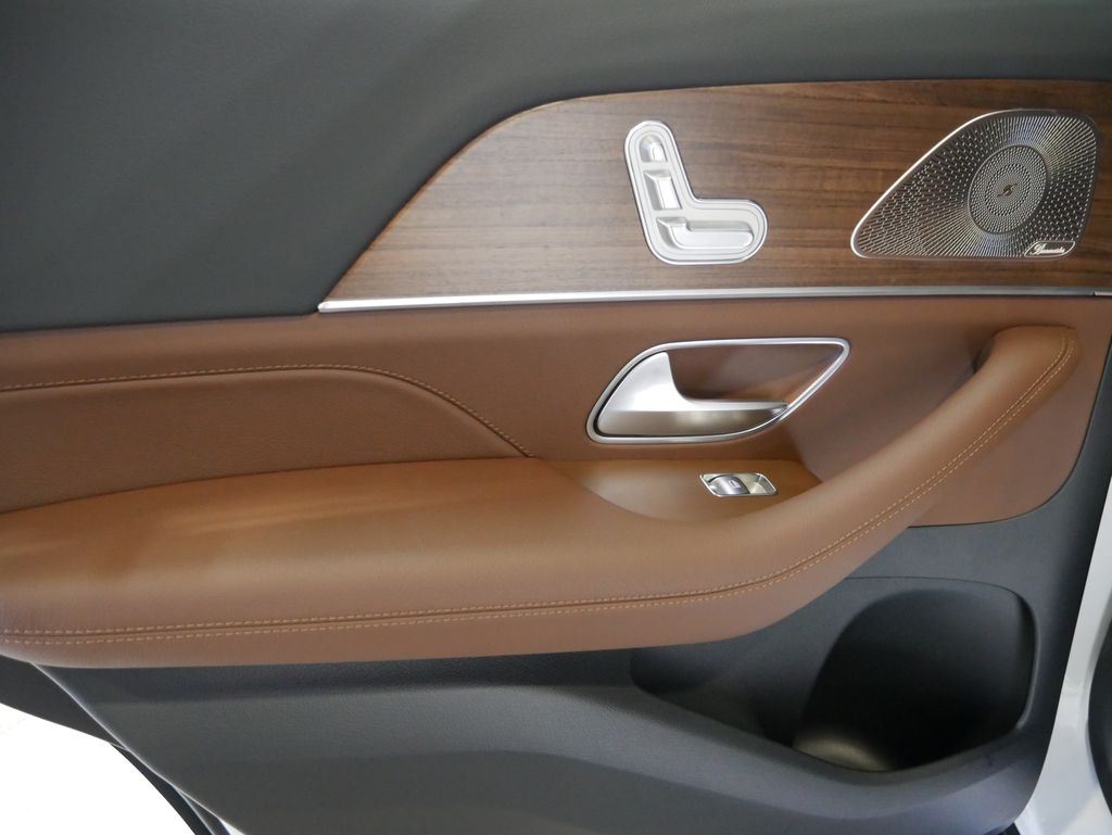 Thumbnail: 2026 Mercedes-Benz GLE - 21