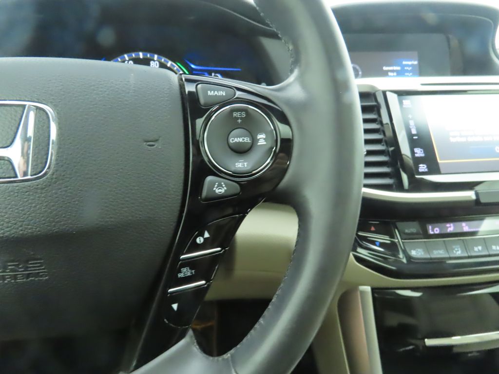 2017 Honda Accord Touring 12