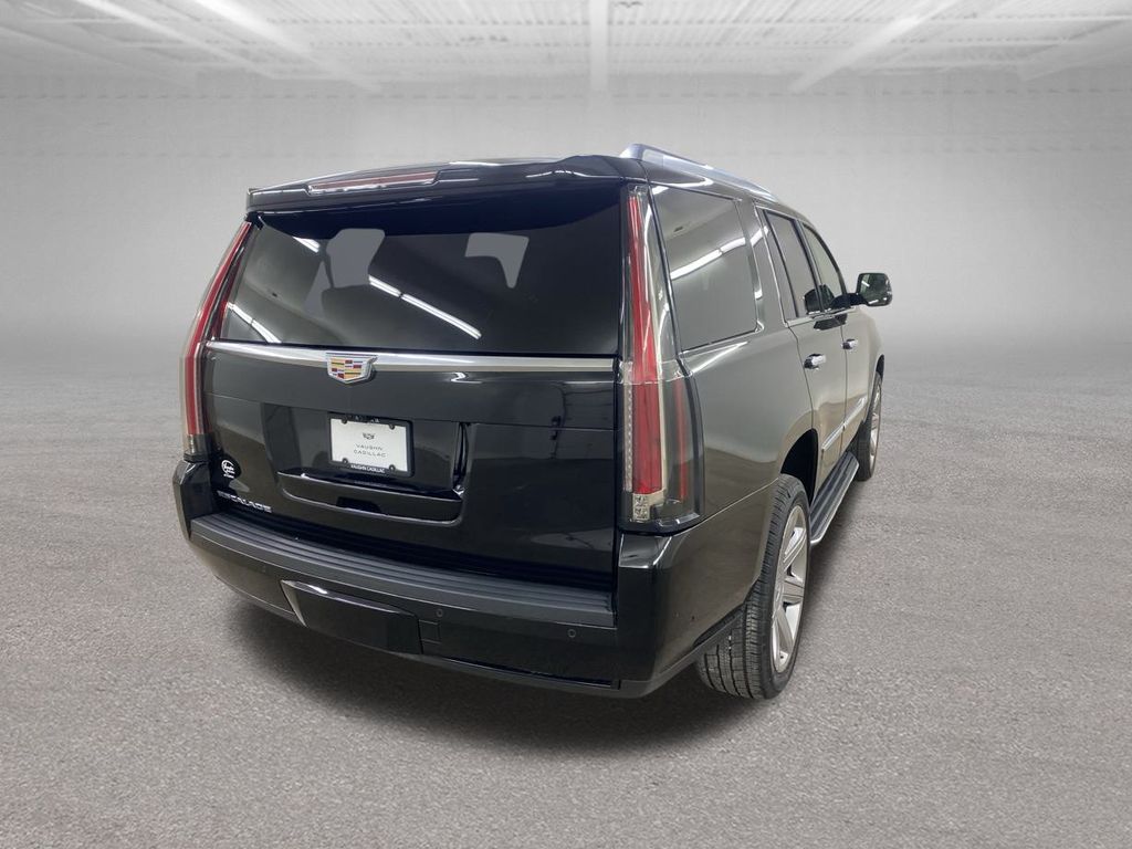2020 Cadillac Escalade Luxury photo