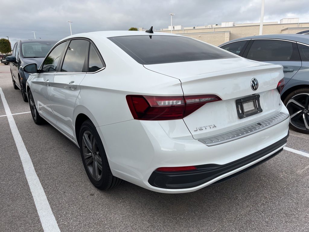 Thumbnail: 2022 Volkswagen Jetta - 4