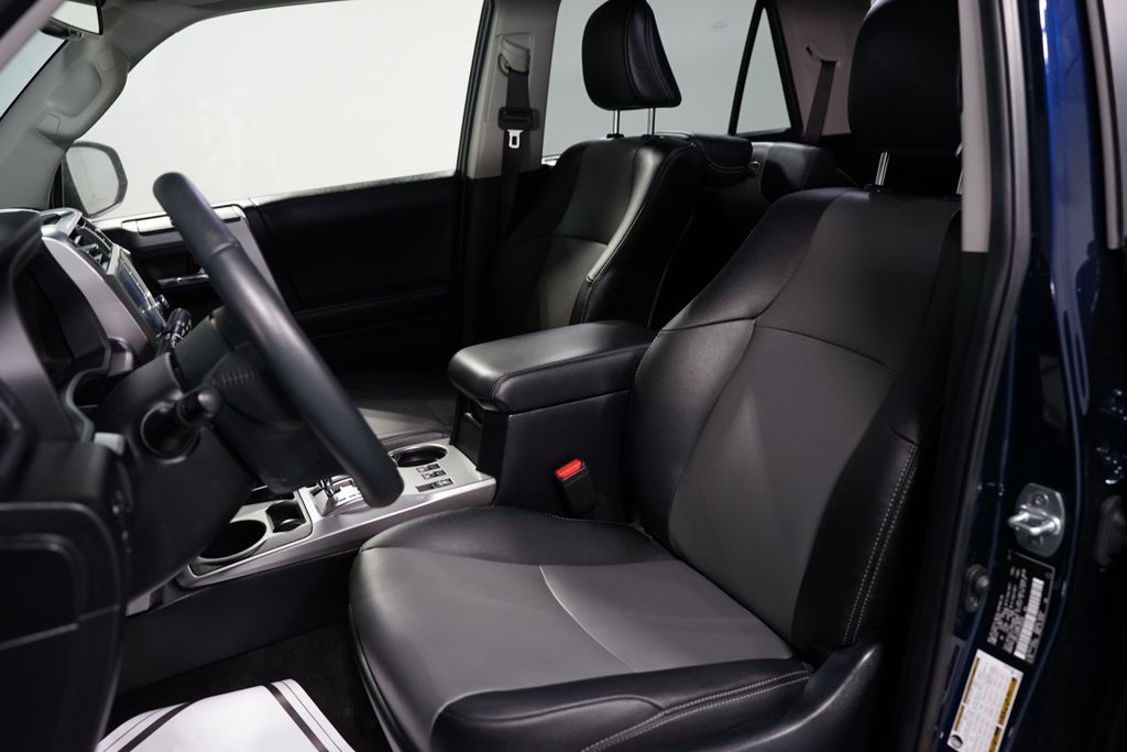 Thumbnail: 2023 Toyota 4Runner - 6