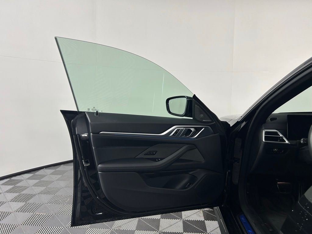Thumbnail: 2025 BMW i4 - 13