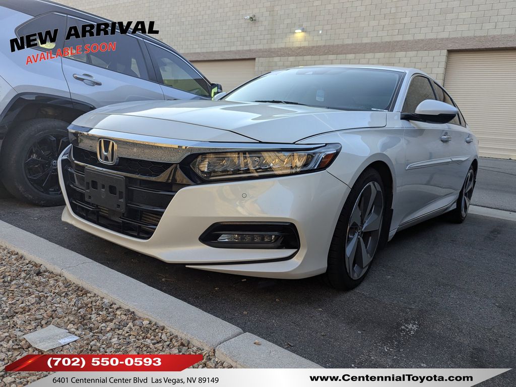 2018 Honda Accord 2.0T Touring Auto's photo