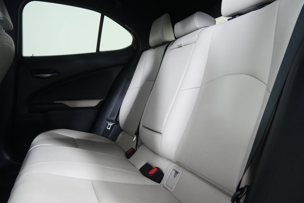 Thumbnail: 2020 Lexus UX - 16