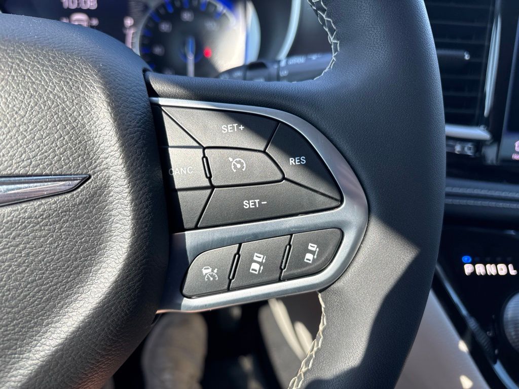 Used 2022 Chrysler Pacifica Van