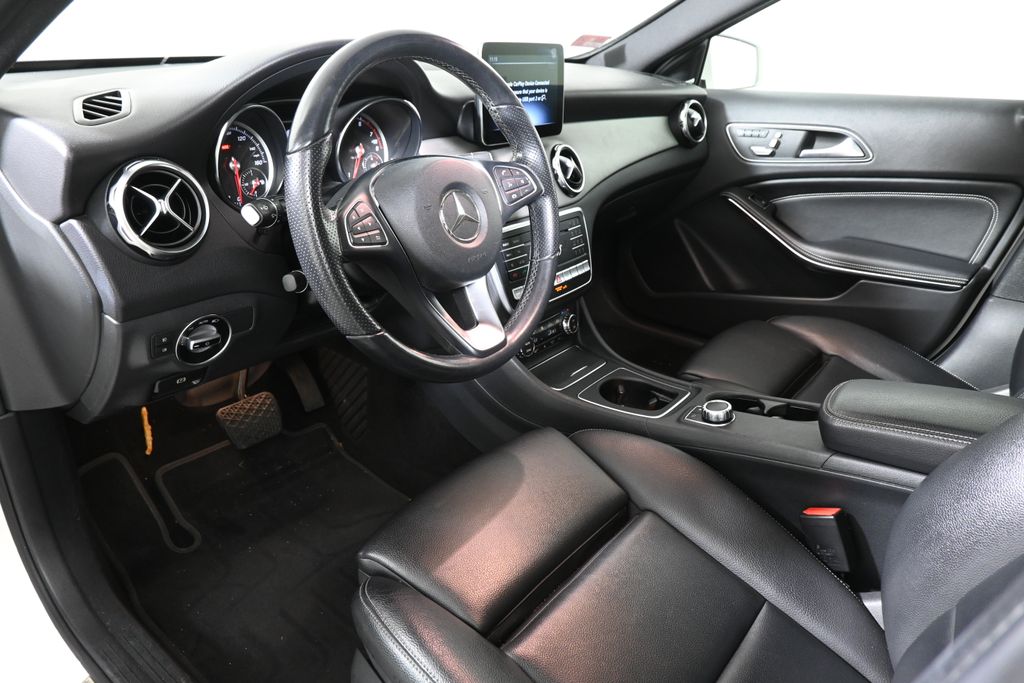 Thumbnail: 2020 Mercedes-Benz GLA - 14