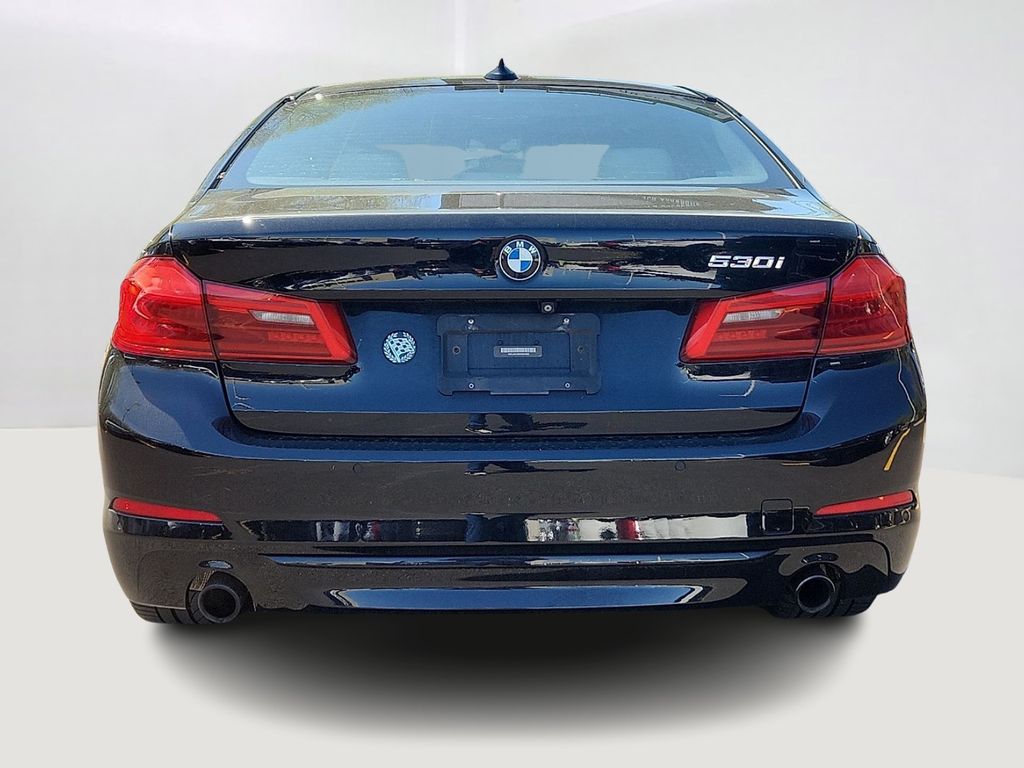Thumbnail: 2017 BMW 5 Series - 5