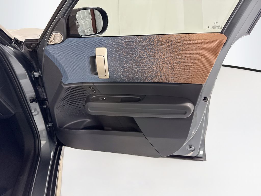 Thumbnail: 2027 MINI Cooper Countryman - 25