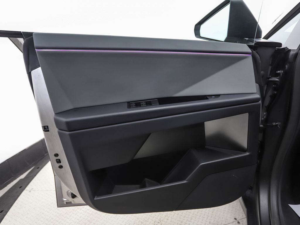 2024 Tesla Cybertruck  9