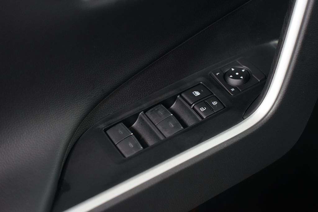 Thumbnail: 2025 Toyota RAV4 - 32