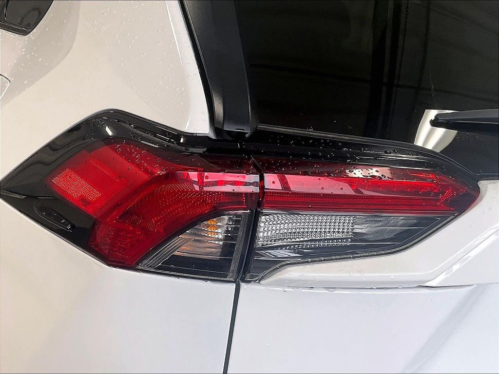 2024 Toyota RAV4 — photo 33