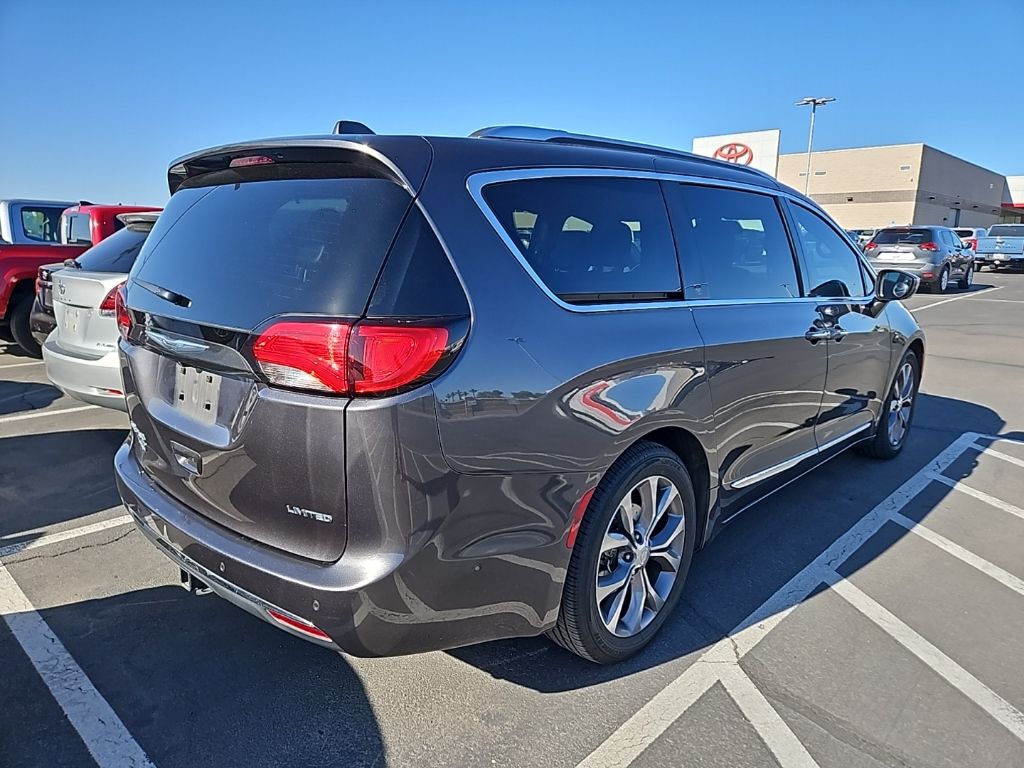 Thumbnail: 2020 Chrysler Pacifica - 3