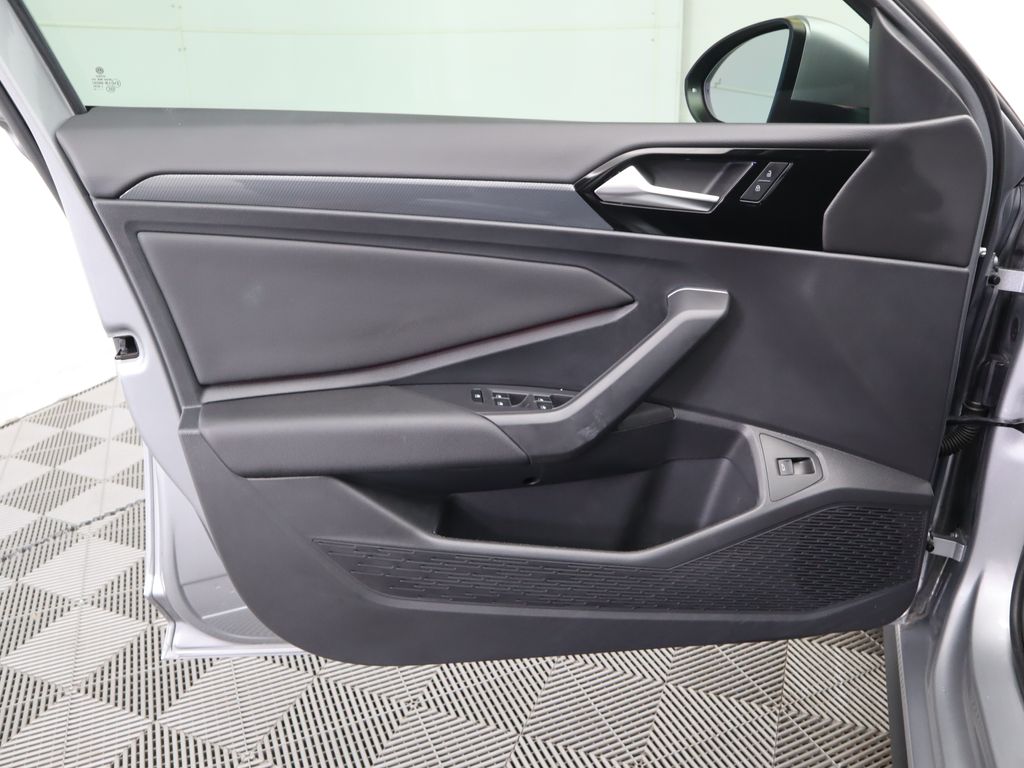 Thumbnail: 2021 Volkswagen Jetta - 24