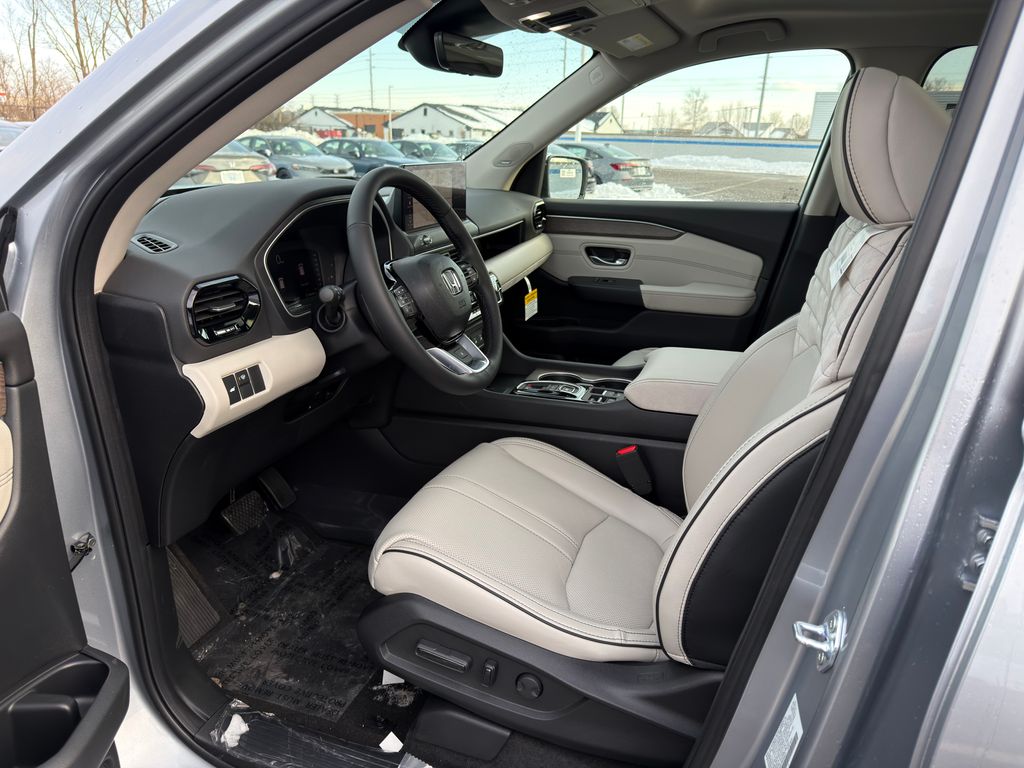 Thumbnail: 2026 Honda Pilot - 18