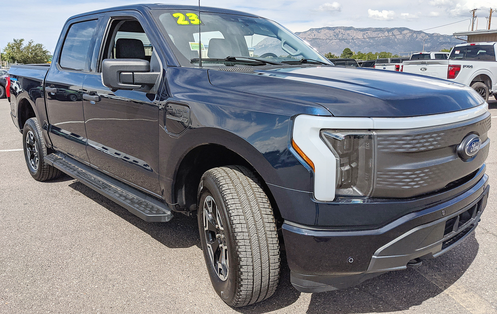 2023 Ford F-150 Lightning XLT SuperCrew AWD