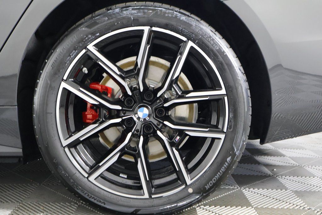 Thumbnail: 2026 BMW i4 - 10