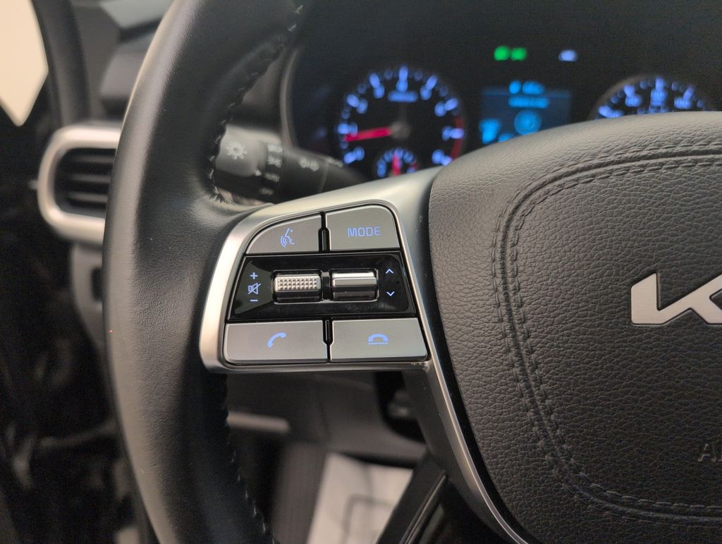 Certified Used 2022 Black Kia S image 38