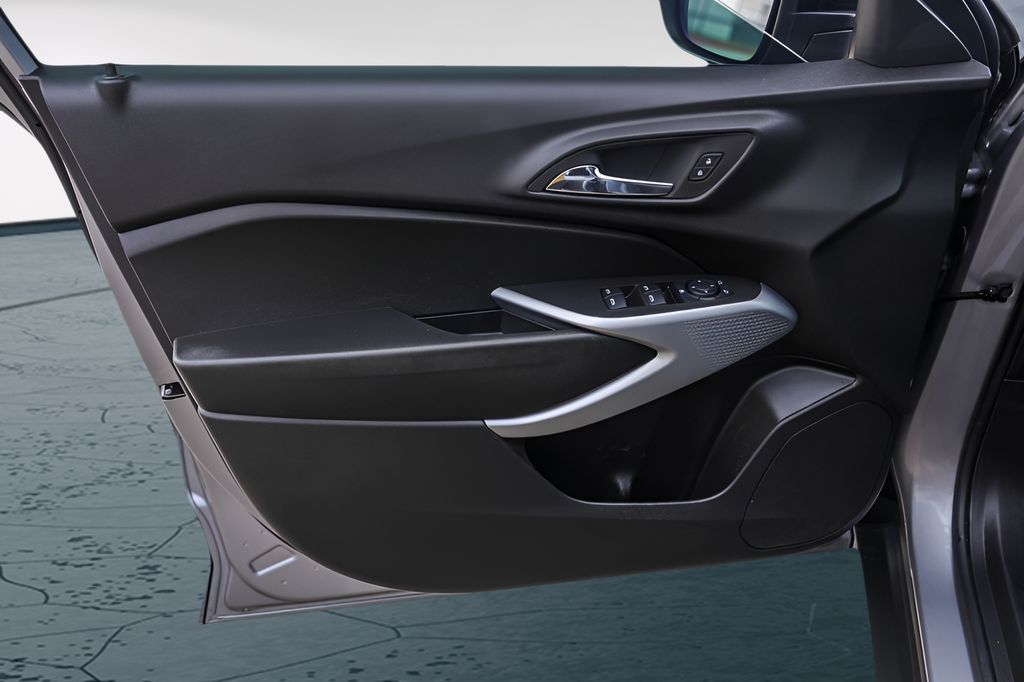 Used Car 2025 Chevrolet Trax  1rs For Sale Under $25,000 In Austin, Texas