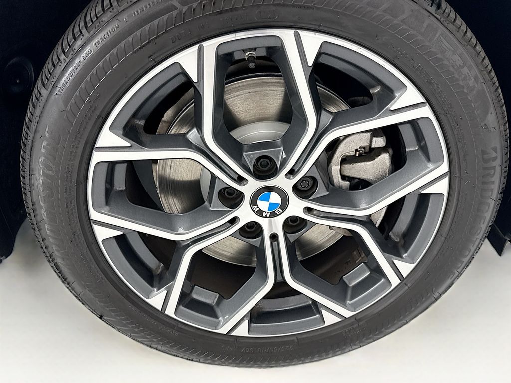Thumbnail: 2021 BMW X1 - 31