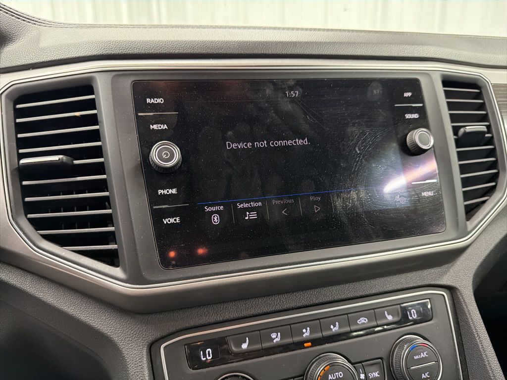 2018 Volkswagen Atlas 2.0T SE w/Technology White at DeMontrond Automotive Group